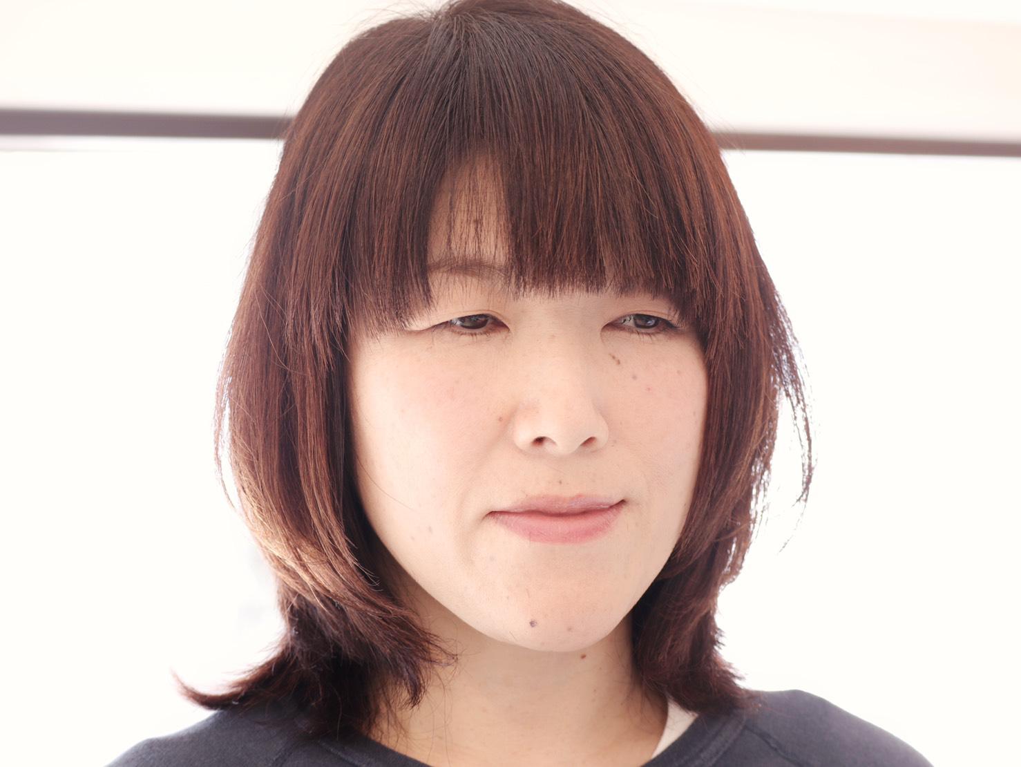 青葉台の美容室ならhair Relax Suu 伸ばしかけのミディアムヘアで遊びのある くびれスタイル